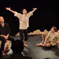 Photo en scène du spectacle du spectacle Laissez mon Cheval Libre, il sait où aller !